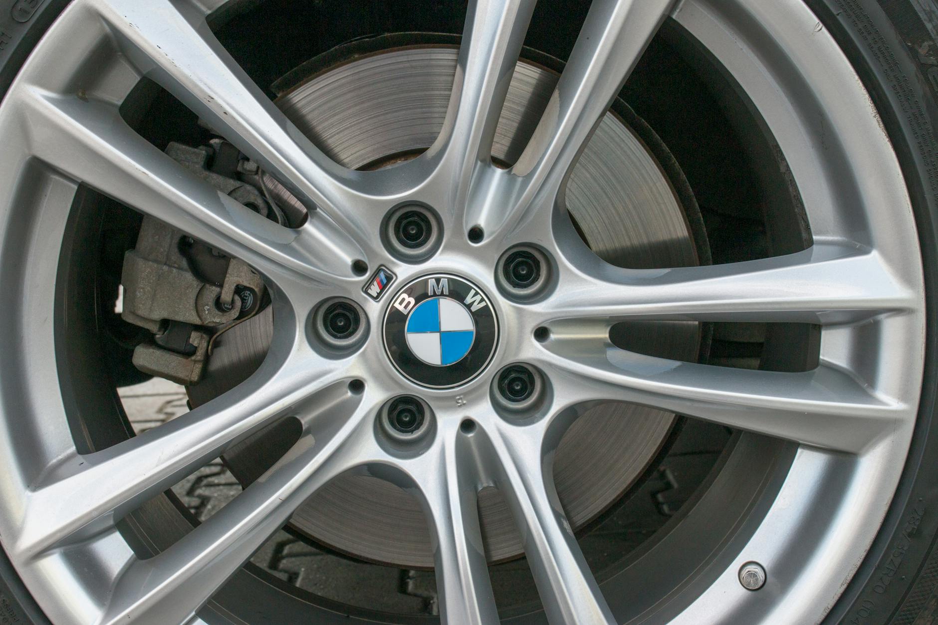 Brake Disc Thickness Tolerances for BMW 3 Series F30 — When to Replace vs Resurface