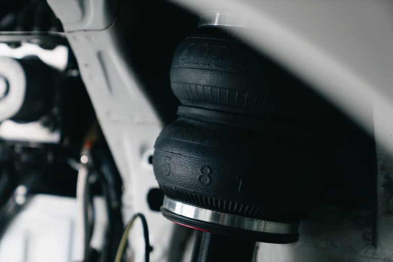 VW Jetta Mk6 2.0 TDI suspension noise strut mount diagnosis